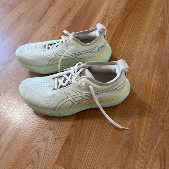 Asics White Sneakers with Textured Soles - Picture 3 of 6